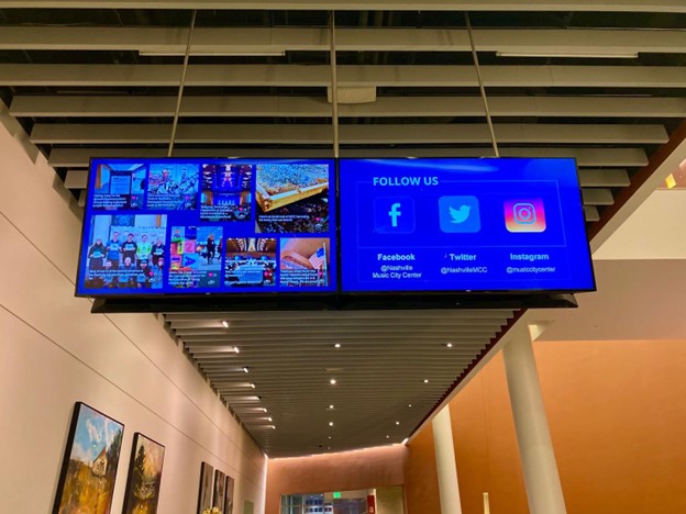 social media wall, facebook, digital signage